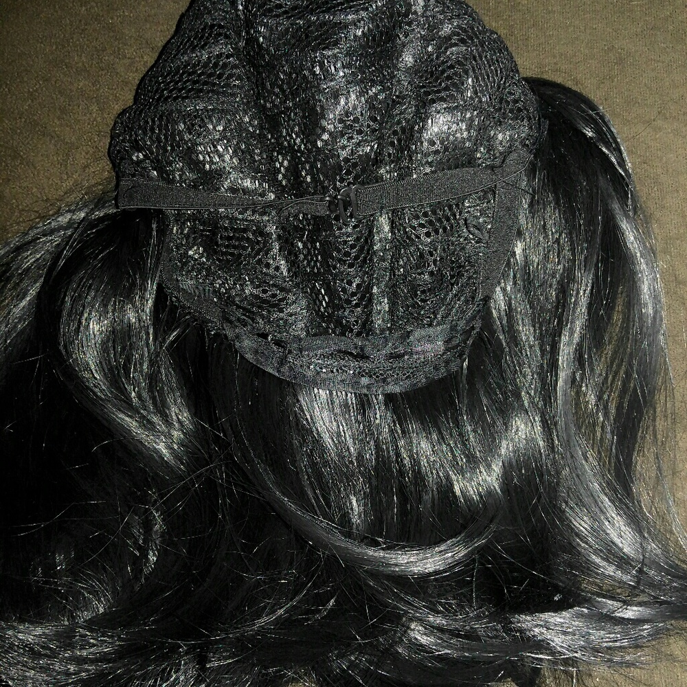 Wig - Picture 2 of 3
